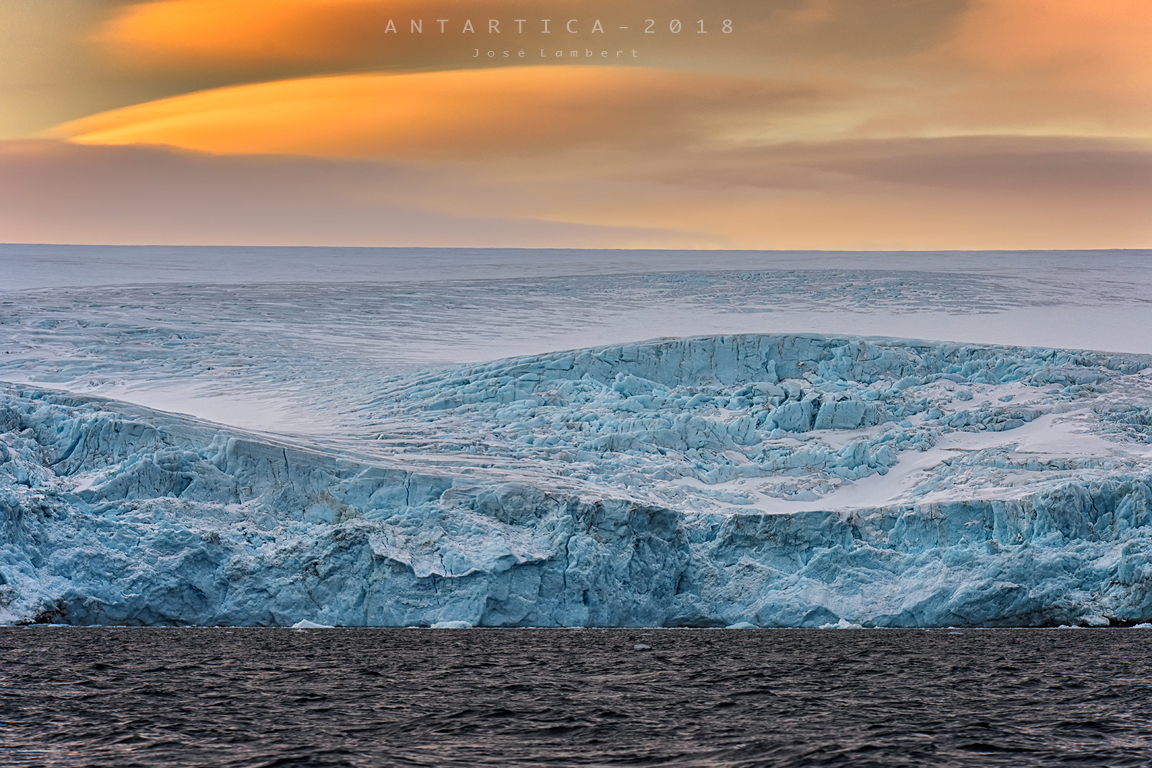 08 de Junio. Una visita al Glaciar Collins.